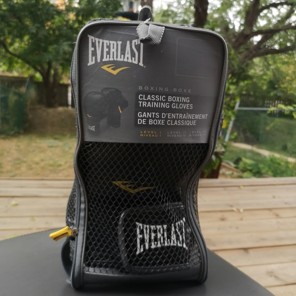 Everlast Classic Boxing Training Gloves Model 5312 Black 12 Oz - Picture 3 of 6